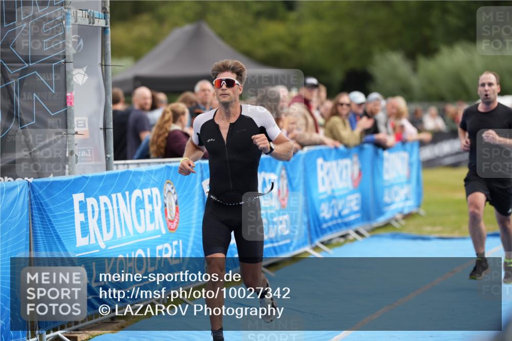30.08.2026 - Elbe Triathlon Hamburg LAZAROV Photography http://msf.ph/oto/10027342 30.08.2026 11:00:56 Ziel 498, 676 meine-sportfotos.de