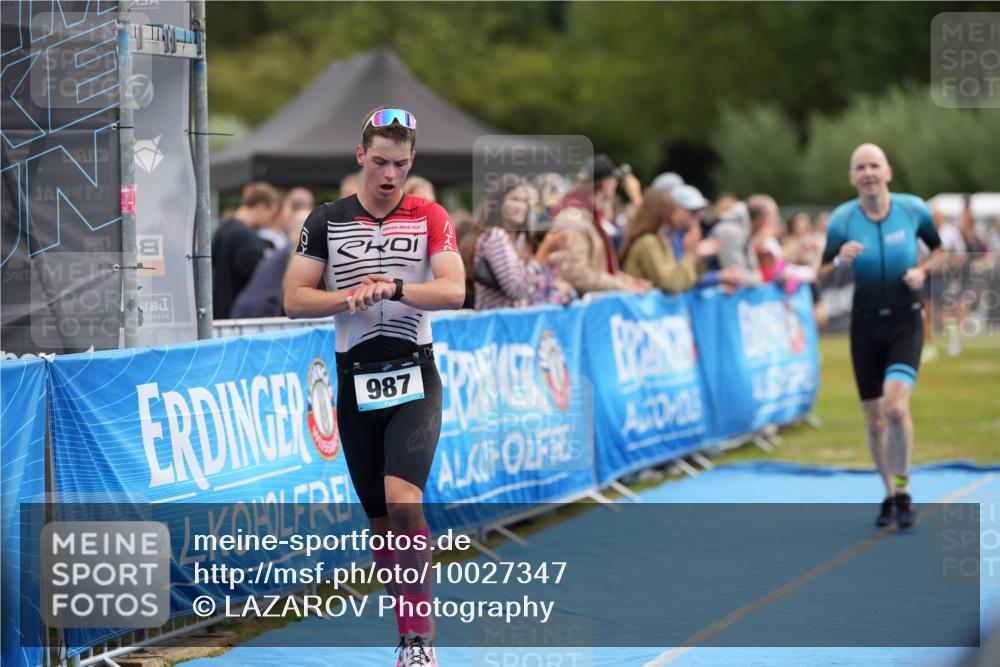 30.08.2026 - Elbe Triathlon Hamburg LAZAROV Photography http://msf.ph/oto/10027347 30.08.2026 11:01:06 Ziel 261, 264, 987 meine-sportfotos.de