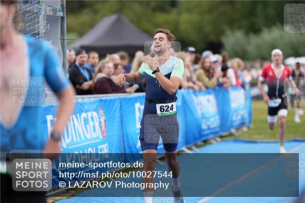 30.08.2026 - Elbe Triathlon Hamburg LAZAROV Photography http://msf.ph/oto/10027544 30.08.2026 11:09:40 Ziel 539, 569, 624, 1164 meine-sportfotos.de