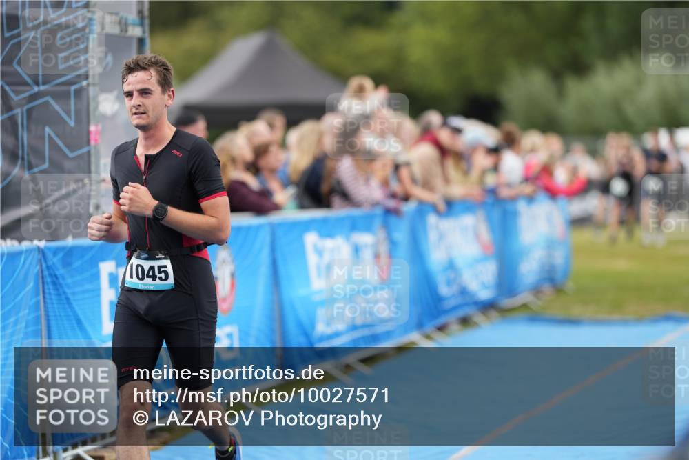 30.08.2026 - Elbe Triathlon Hamburg LAZAROV Photography http://msf.ph/oto/10027571 30.08.2026 11:10:44 Ziel 426, 513, 666, 678, 1045 meine-sportfotos.de