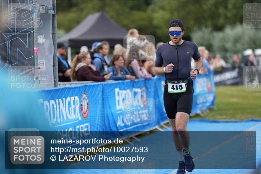 30.08.2026 - Elbe Triathlon Hamburg LAZAROV Photography http://msf.ph/oto/10027593 30.08.2026 11:11:55 Ziel 415, 558 meine-sportfotos.de