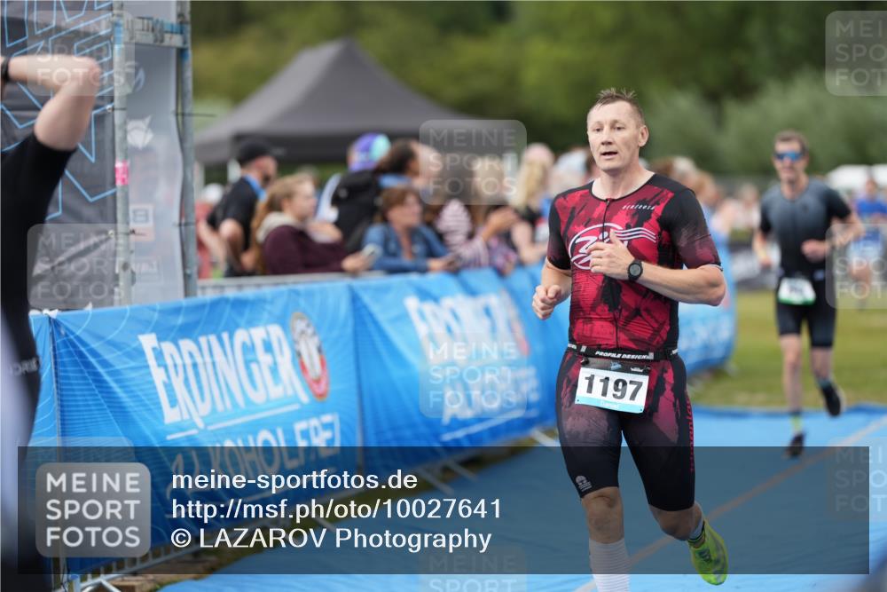 30.08.2026 - Elbe Triathlon Hamburg LAZAROV Photography http://msf.ph/oto/10027641 30.08.2026 11:13:10 Ziel 490, 651, 1061, 1197 meine-sportfotos.de