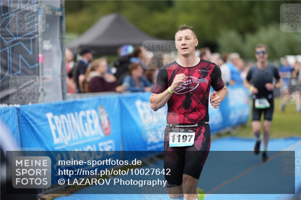 30.08.2026 - Elbe Triathlon Hamburg LAZAROV Photography http://msf.ph/oto/10027642 30.08.2026 11:13:11 Ziel 490, 611, 651, 1197 meine-sportfotos.de