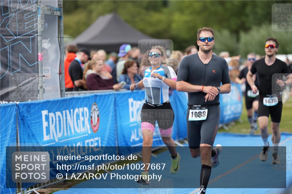 30.08.2026 - Elbe Triathlon Hamburg LAZAROV Photography http://msf.ph/oto/10027667 30.08.2026 11:13:57 Ziel 731, 869, 1030, 1088 meine-sportfotos.de