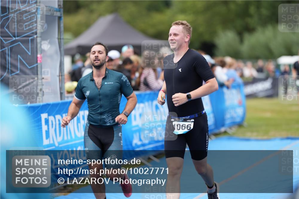 30.08.2026 - Elbe Triathlon Hamburg LAZAROV Photography http://msf.ph/oto/10027771 30.08.2026 11:17:50 Ziel 441, 1066, 1359 meine-sportfotos.de