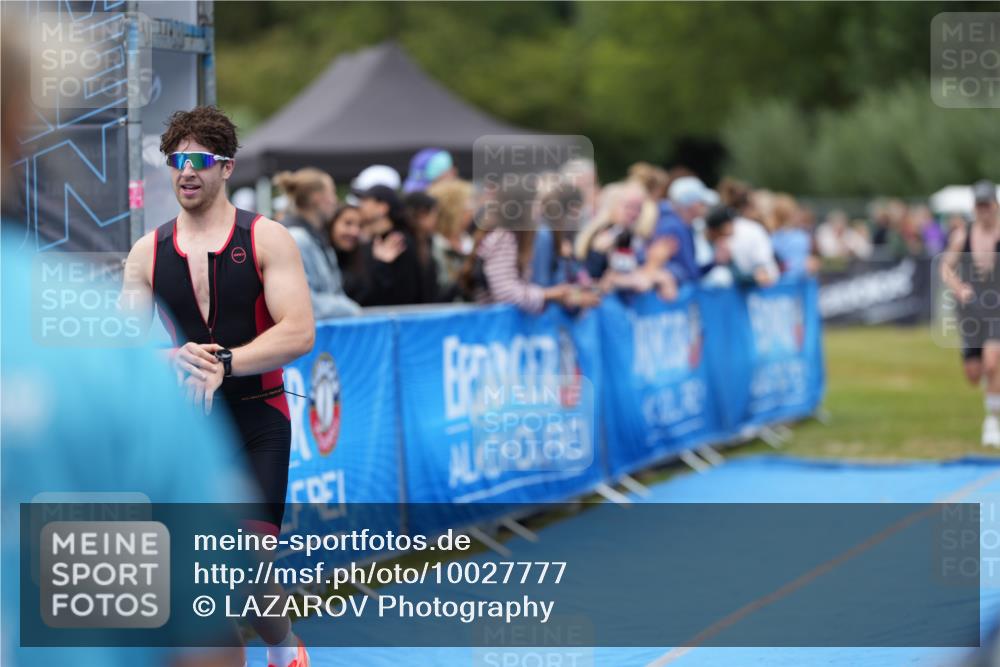 30.08.2026 - Elbe Triathlon Hamburg LAZAROV Photography http://msf.ph/oto/10027777 30.08.2026 11:18:06 Ziel 984, 1084 meine-sportfotos.de