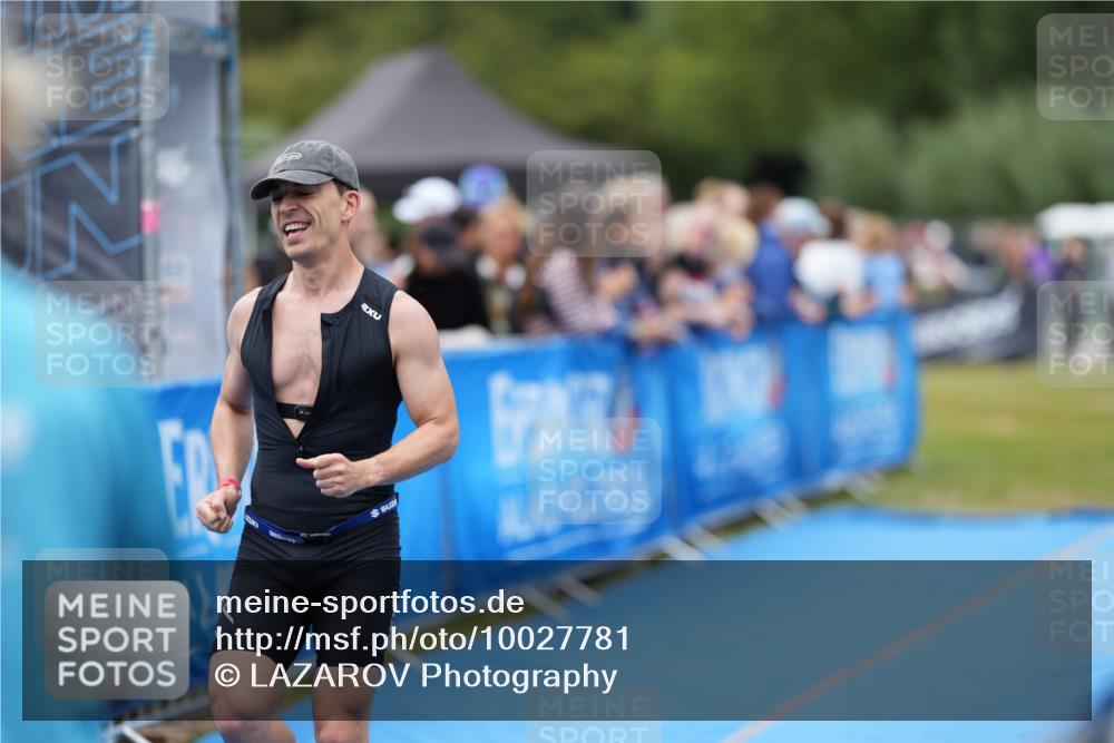 30.08.2026 - Elbe Triathlon Hamburg LAZAROV Photography http://msf.ph/oto/10027781 30.08.2026 11:18:11 Ziel 1084 meine-sportfotos.de