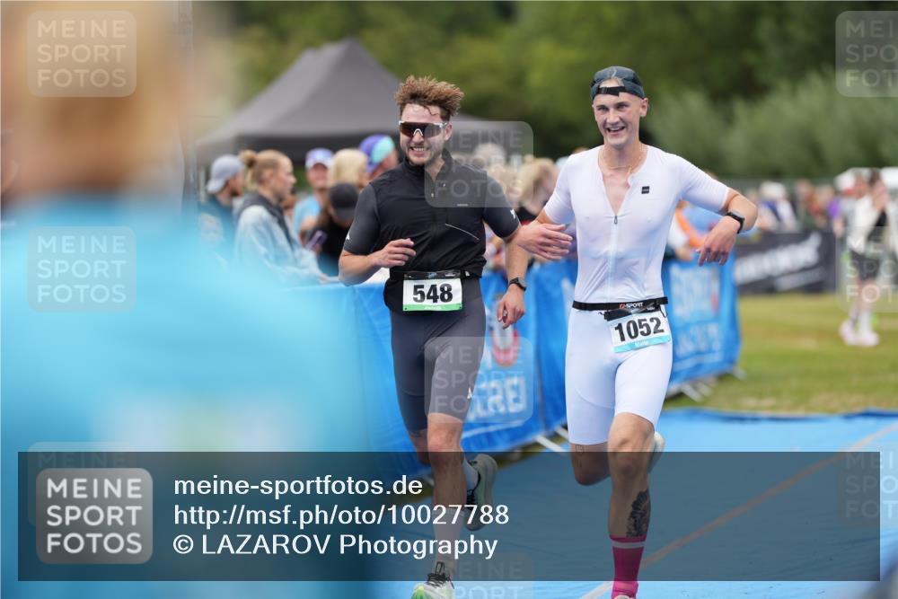 30.08.2026 - Elbe Triathlon Hamburg LAZAROV Photography http://msf.ph/oto/10027788 30.08.2026 11:18:26 Ziel 548, 577, 1052 meine-sportfotos.de