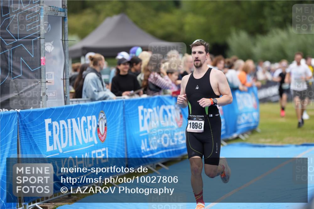 30.08.2026 - Elbe Triathlon Hamburg LAZAROV Photography http://msf.ph/oto/10027806 30.08.2026 11:19:07 Ziel 1049, 1083, 1898 meine-sportfotos.de