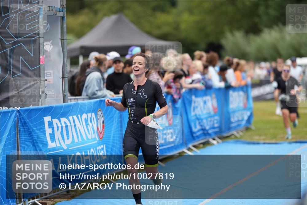 30.08.2026 - Elbe Triathlon Hamburg LAZAROV Photography http://msf.ph/oto/10027819 30.08.2026 11:19:35 Ziel 950, 1091, 1108, 1111 meine-sportfotos.de