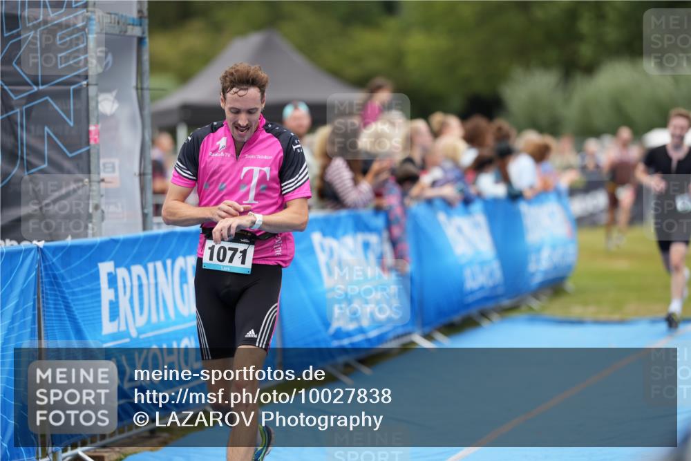 30.08.2026 - Elbe Triathlon Hamburg LAZAROV Photography http://msf.ph/oto/10027838 30.08.2026 11:20:01 Ziel 572, 725, 1071 meine-sportfotos.de