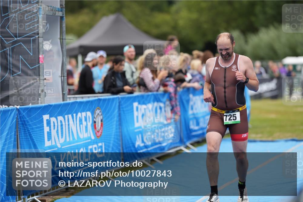 30.08.2026 - Elbe Triathlon Hamburg LAZAROV Photography http://msf.ph/oto/10027843 30.08.2026 11:20:06 Ziel 572, 725 meine-sportfotos.de