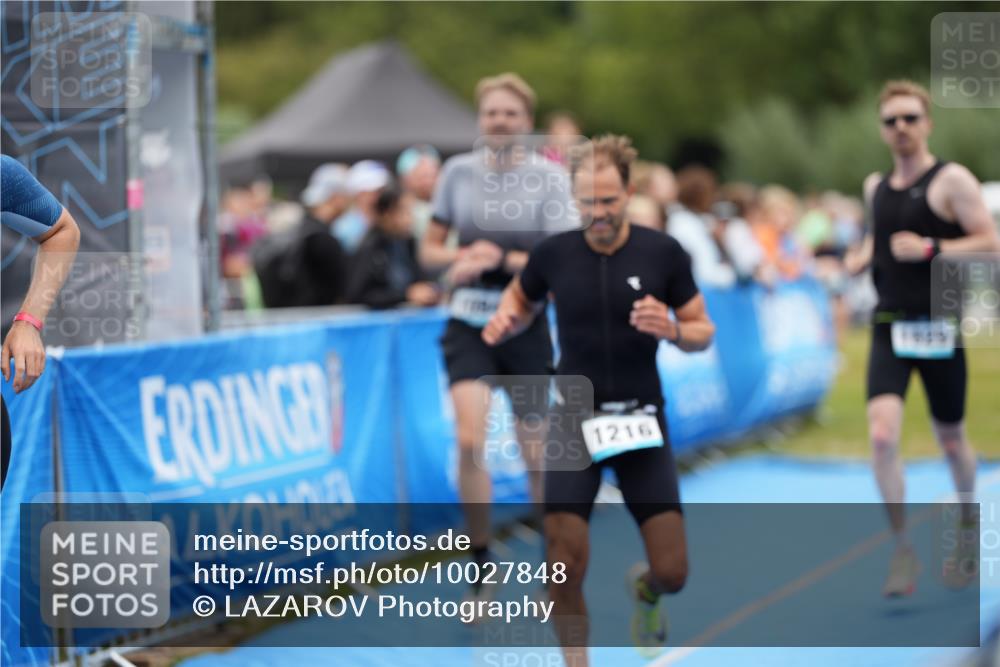 30.08.2026 - Elbe Triathlon Hamburg LAZAROV Photography http://msf.ph/oto/10027848 30.08.2026 11:20:21 Ziel 1013, 1029, 1094, 1216 meine-sportfotos.de