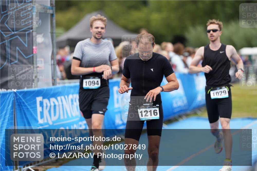 30.08.2026 - Elbe Triathlon Hamburg LAZAROV Photography http://msf.ph/oto/10027849 30.08.2026 11:20:22 Ziel 1013, 1029, 1094, 1216 meine-sportfotos.de