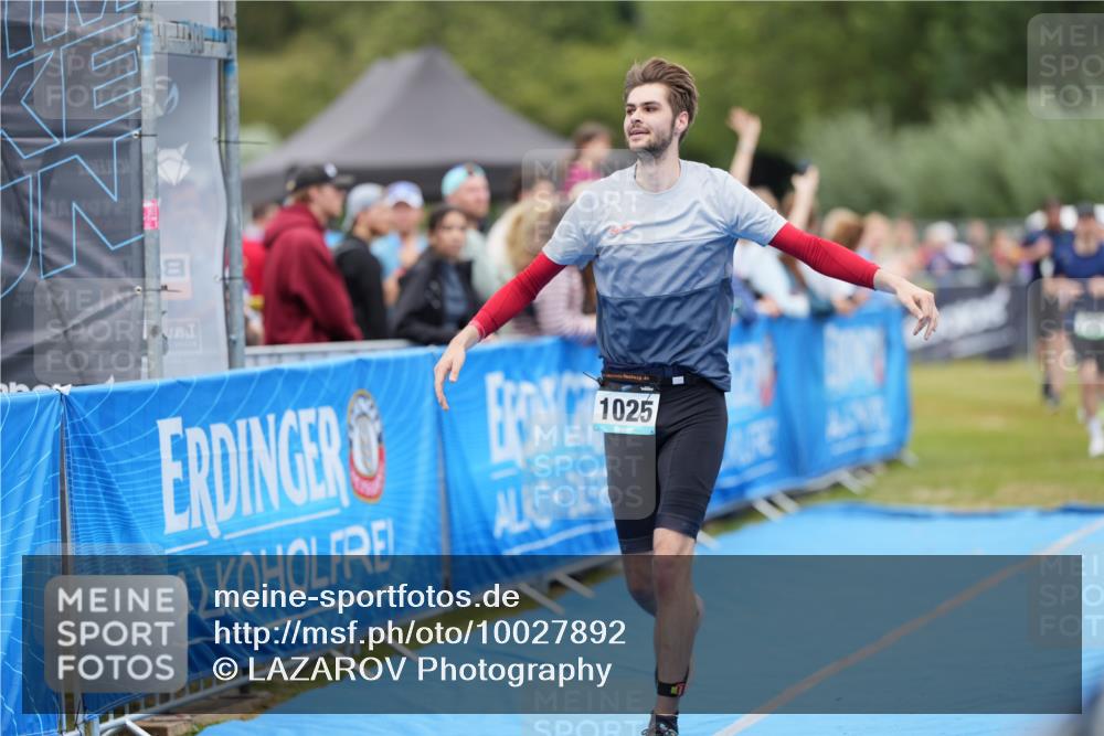30.08.2026 - Elbe Triathlon Hamburg LAZAROV Photography http://msf.ph/oto/10027892 30.08.2026 11:21:37 Ziel 400, 540, 591, 1025 meine-sportfotos.de