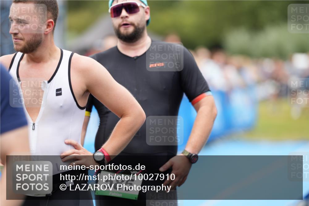 30.08.2026 - Elbe Triathlon Hamburg LAZAROV Photography http://msf.ph/oto/10027910 30.08.2026 11:21:59 Ziel 703, 1063, 1113 meine-sportfotos.de