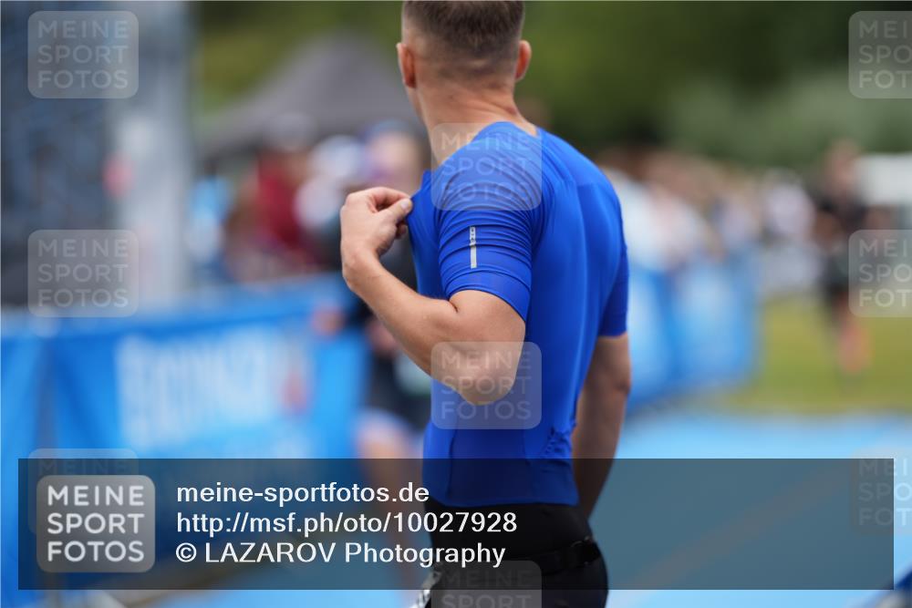 30.08.2026 - Elbe Triathlon Hamburg LAZAROV Photography http://msf.ph/oto/10027928 30.08.2026 11:22:42 Ziel 455, 853, 1210 meine-sportfotos.de