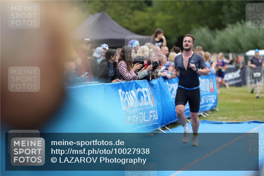 30.08.2026 - Elbe Triathlon Hamburg LAZAROV Photography http://msf.ph/oto/10027938 30.08.2026 11:23:19 Ziel 596, 693, 1040 meine-sportfotos.de