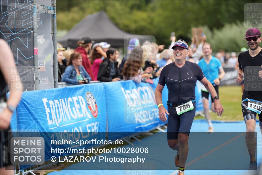 30.08.2026 - Elbe Triathlon Hamburg LAZAROV Photography http://msf.ph/oto/10028006 30.08.2026 11:25:01 Ziel 605, 712, 736, 786, 1208 meine-sportfotos.de
