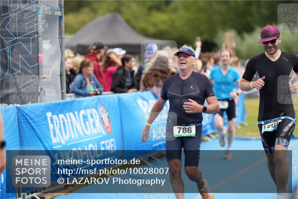 30.08.2026 - Elbe Triathlon Hamburg LAZAROV Photography http://msf.ph/oto/10028007 30.08.2026 11:25:01 Ziel 605, 712, 736, 786, 1208 meine-sportfotos.de