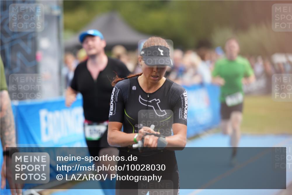 30.08.2026 - Elbe Triathlon Hamburg LAZAROV Photography http://msf.ph/oto/10028030 30.08.2026 11:25:51 Ziel 556, 576, 948 meine-sportfotos.de