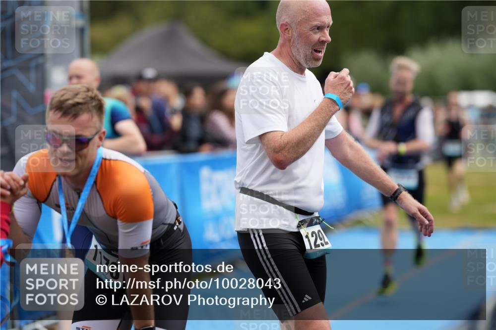 30.08.2026 - Elbe Triathlon Hamburg LAZAROV Photography http://msf.ph/oto/10028043 30.08.2026 11:26:23 Ziel 1079, 1198, 1217 meine-sportfotos.de