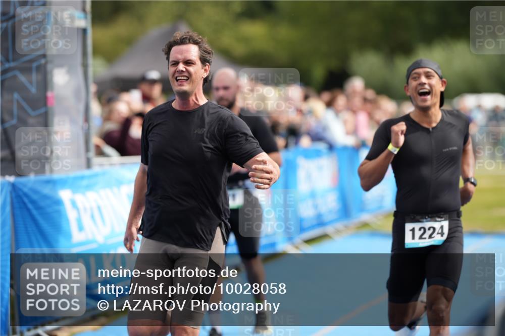 30.08.2026 - Elbe Triathlon Hamburg LAZAROV Photography http://msf.ph/oto/10028058 30.08.2026 11:26:49 Ziel 571, 1119, 1203, 1224 meine-sportfotos.de