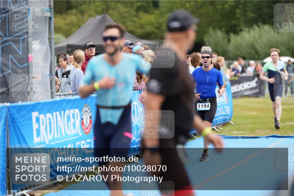 30.08.2026 - Elbe Triathlon Hamburg LAZAROV Photography http://msf.ph/oto/10028070 30.08.2026 11:27:05 Ziel 702, 1110, 1172, 1194 meine-sportfotos.de