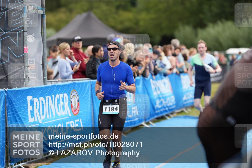30.08.2026 - Elbe Triathlon Hamburg LAZAROV Photography http://msf.ph/oto/10028071 30.08.2026 11:27:07 Ziel 1110, 1172, 1194 meine-sportfotos.de