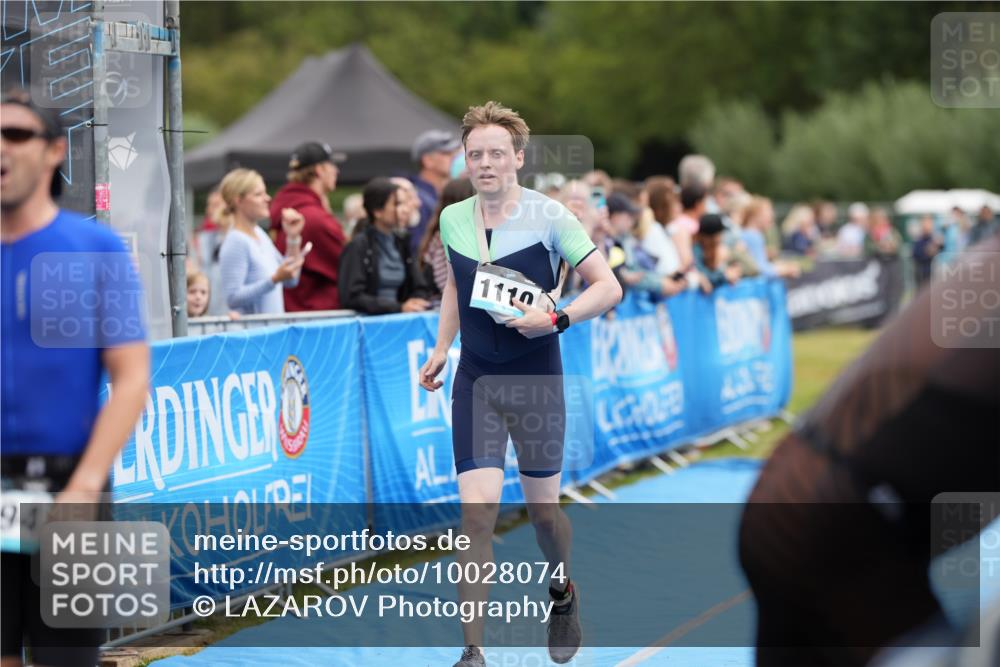 30.08.2026 - Elbe Triathlon Hamburg LAZAROV Photography http://msf.ph/oto/10028074 30.08.2026 11:27:09 Ziel 1110, 1172, 1194, 1320 meine-sportfotos.de