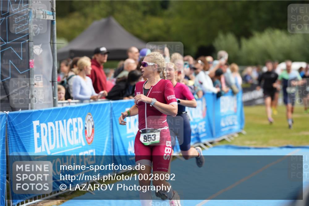 30.08.2026 - Elbe Triathlon Hamburg LAZAROV Photography http://msf.ph/oto/10028092 30.08.2026 11:27:54 Ziel 587, 874, 953, 1065, 1068 meine-sportfotos.de