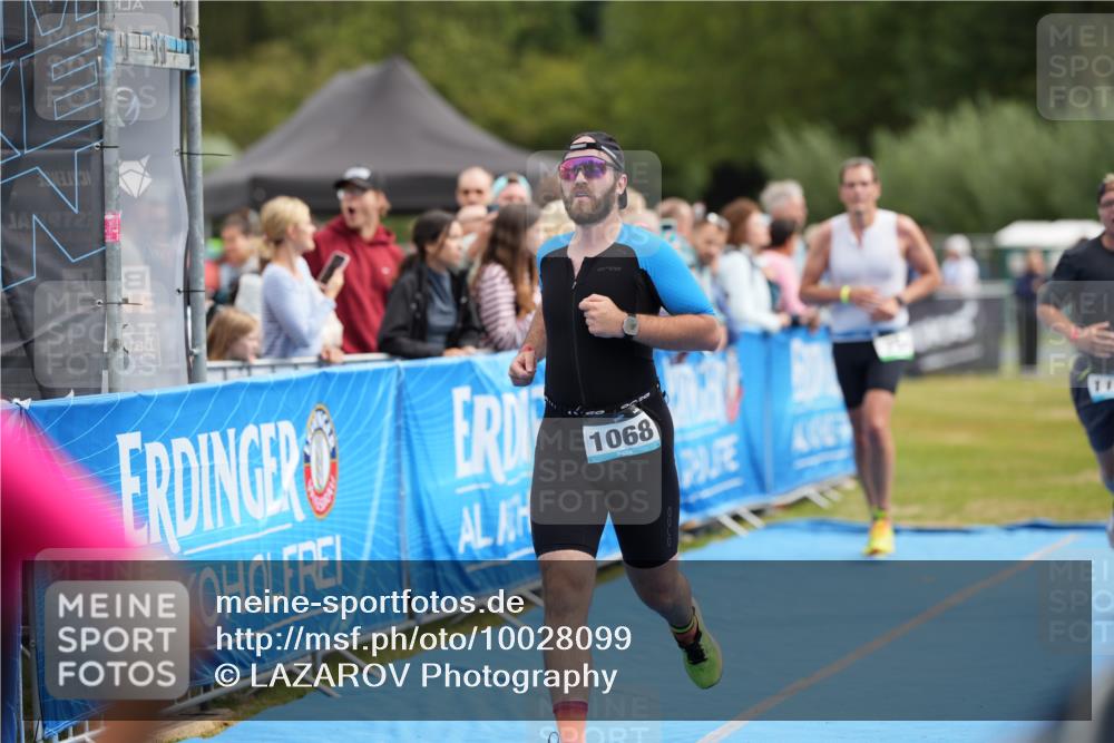 30.08.2026 - Elbe Triathlon Hamburg LAZAROV Photography http://msf.ph/oto/10028099 30.08.2026 11:28:02 Ziel 587, 754, 1065, 1068, 1103 meine-sportfotos.de