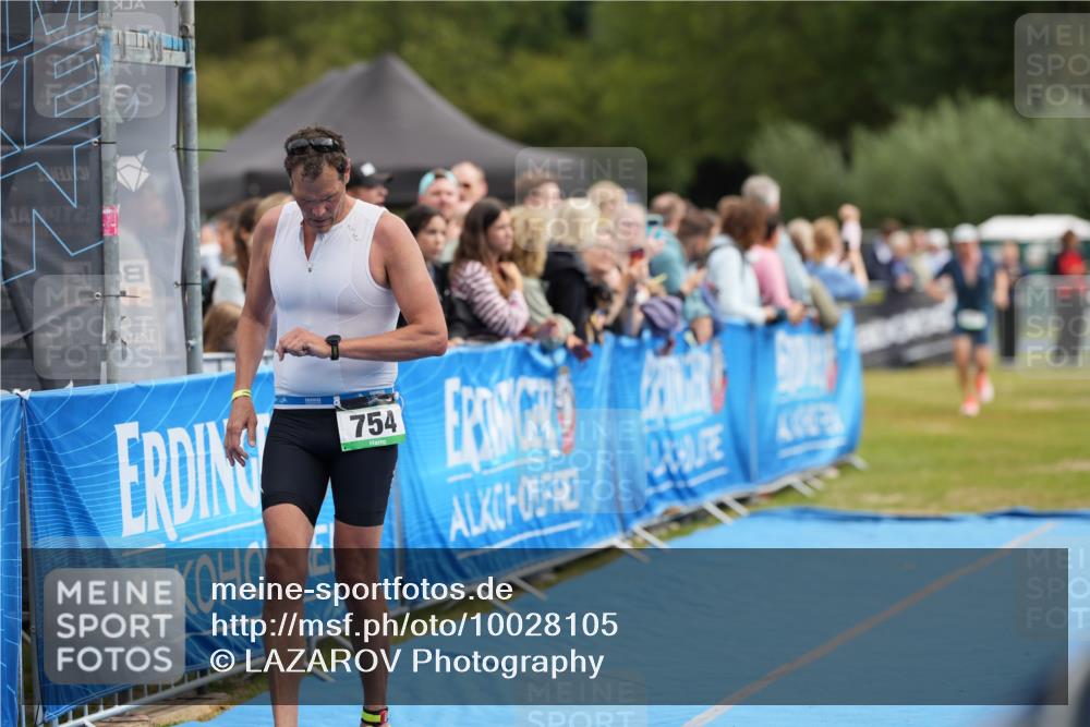 30.08.2026 - Elbe Triathlon Hamburg LAZAROV Photography http://msf.ph/oto/10028105 30.08.2026 11:28:06 Ziel 687, 754, 1068, 1103 meine-sportfotos.de