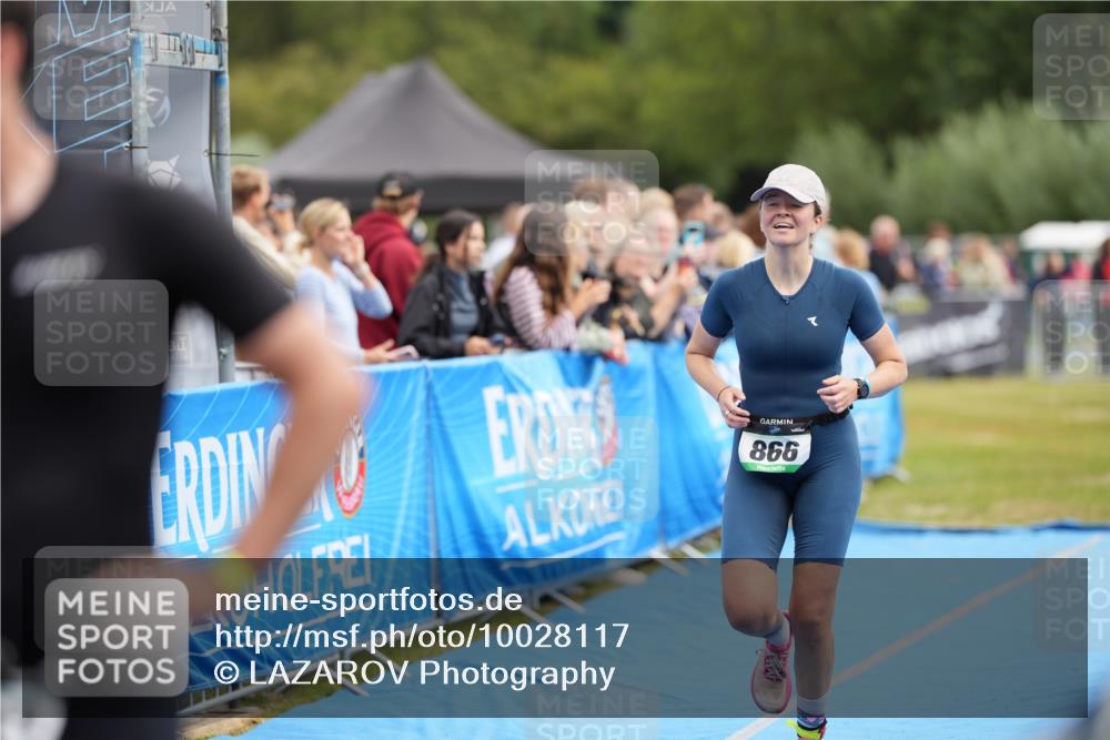 30.08.2026 - Elbe Triathlon Hamburg LAZAROV Photography http://msf.ph/oto/10028117 30.08.2026 11:28:37 Ziel 866, 1206 meine-sportfotos.de
