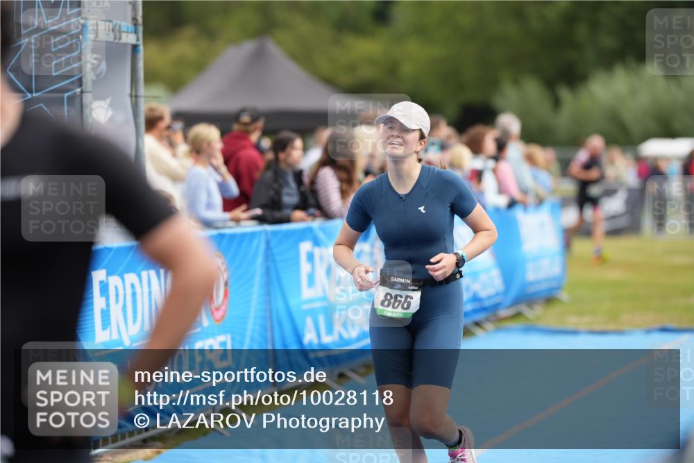 30.08.2026 - Elbe Triathlon Hamburg LAZAROV Photography http://msf.ph/oto/10028118 30.08.2026 11:28:38 Ziel 866 meine-sportfotos.de