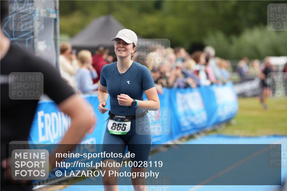 30.08.2026 - Elbe Triathlon Hamburg LAZAROV Photography http://msf.ph/oto/10028119 30.08.2026 11:28:38 Ziel 866 meine-sportfotos.de