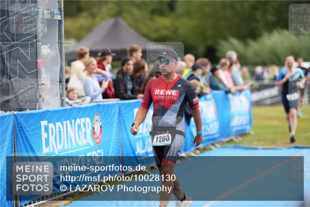 30.08.2026 - Elbe Triathlon Hamburg LAZAROV Photography http://msf.ph/oto/10028130 30.08.2026 11:29:23 Ziel 648, 749, 1280 meine-sportfotos.de