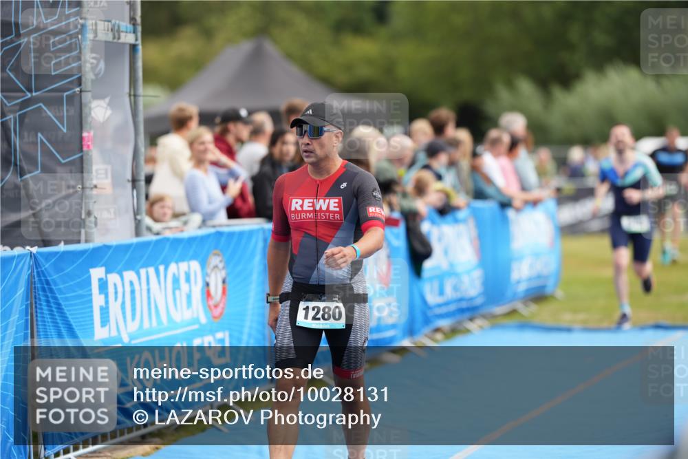 30.08.2026 - Elbe Triathlon Hamburg LAZAROV Photography http://msf.ph/oto/10028131 30.08.2026 11:29:23 Ziel 648, 749, 1280 meine-sportfotos.de