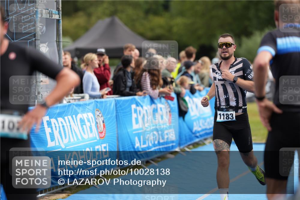 30.08.2026 - Elbe Triathlon Hamburg LAZAROV Photography http://msf.ph/oto/10028138 30.08.2026 11:29:35 Ziel 659, 749, 1078, 1183 meine-sportfotos.de