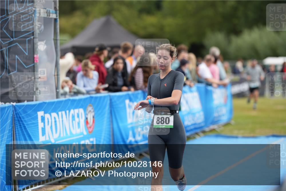 30.08.2026 - Elbe Triathlon Hamburg LAZAROV Photography http://msf.ph/oto/10028146 30.08.2026 11:29:52 Ziel 880, 1092 meine-sportfotos.de