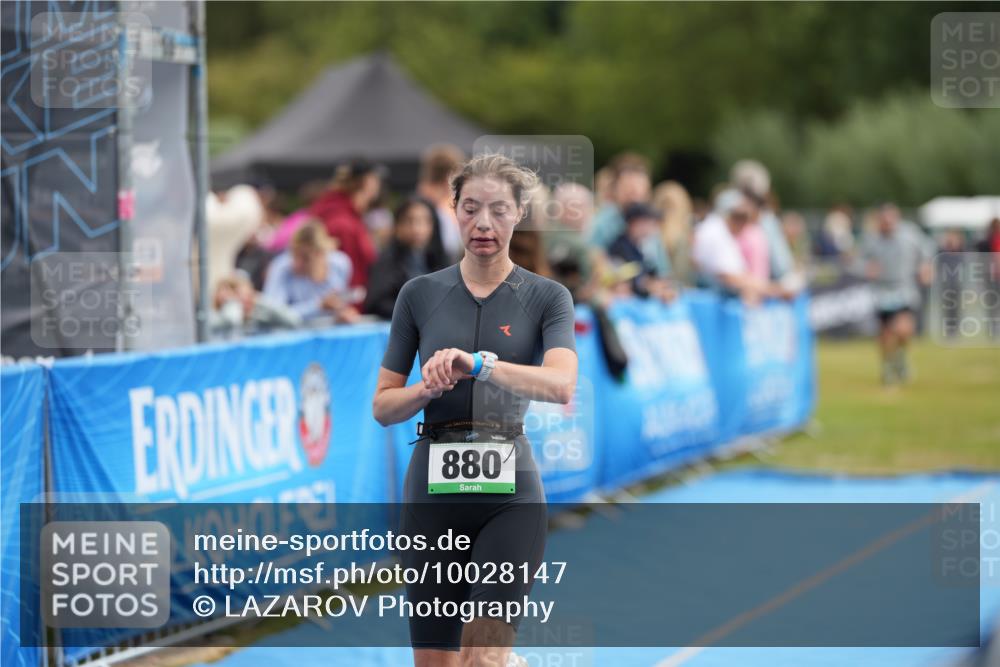 30.08.2026 - Elbe Triathlon Hamburg LAZAROV Photography http://msf.ph/oto/10028147 30.08.2026 11:29:53 Ziel 880, 1092 meine-sportfotos.de