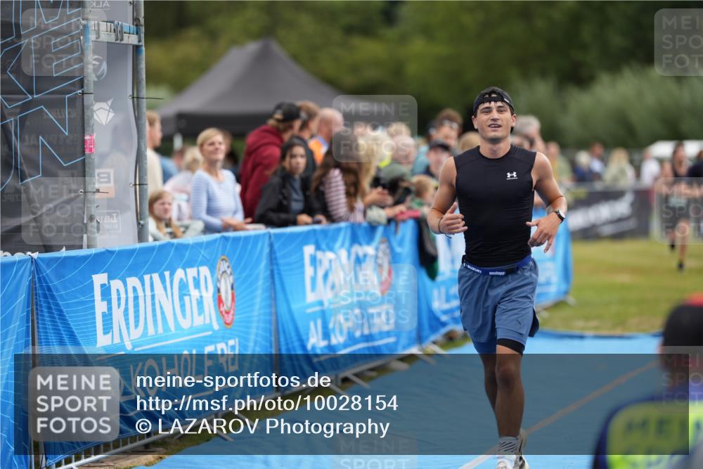 30.08.2026 - Elbe Triathlon Hamburg LAZAROV Photography http://msf.ph/oto/10028154 30.08.2026 11:30:12 Ziel 798, 1081, 1285 meine-sportfotos.de