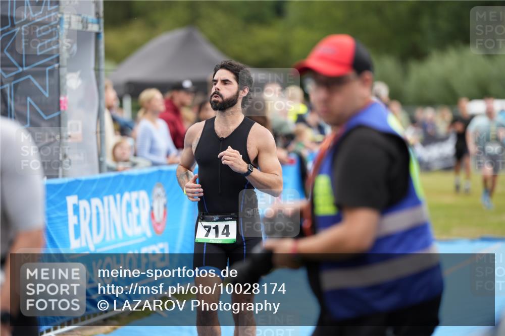 30.08.2026 - Elbe Triathlon Hamburg LAZAROV Photography http://msf.ph/oto/10028174 30.08.2026 11:30:40 Ziel 714, 827, 968, 1012, 1152 meine-sportfotos.de