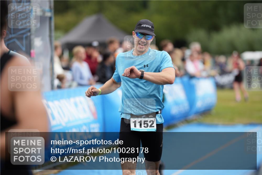 30.08.2026 - Elbe Triathlon Hamburg LAZAROV Photography http://msf.ph/oto/10028178 30.08.2026 11:30:46 Ziel 968, 1012, 1152 meine-sportfotos.de