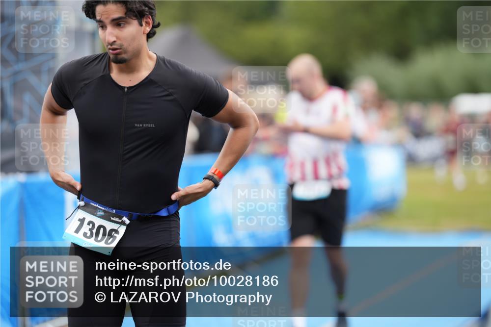 30.08.2026 - Elbe Triathlon Hamburg LAZAROV Photography http://msf.ph/oto/10028186 30.08.2026 11:31:05 Ziel 1018 meine-sportfotos.de
