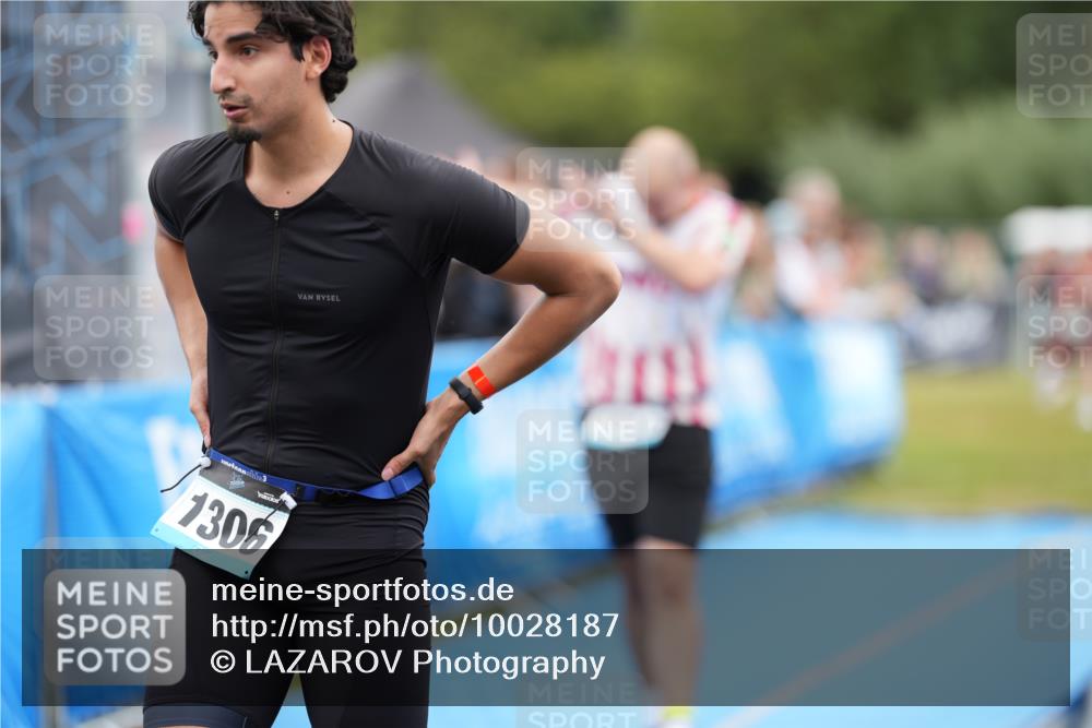 30.08.2026 - Elbe Triathlon Hamburg LAZAROV Photography http://msf.ph/oto/10028187 30.08.2026 11:31:05 Ziel 1018 meine-sportfotos.de