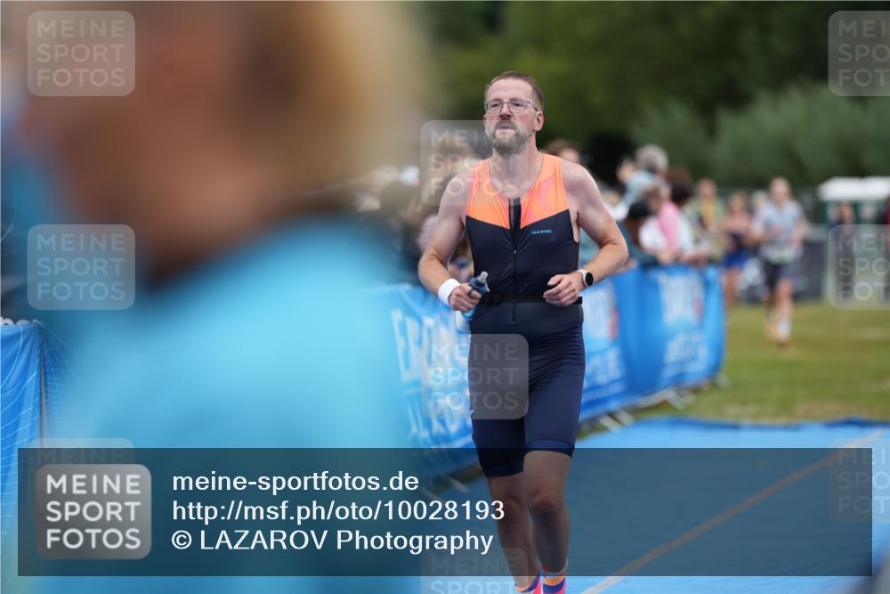 30.08.2026 - Elbe Triathlon Hamburg LAZAROV Photography http://msf.ph/oto/10028193 30.08.2026 11:31:41 Ziel 881, 1228 meine-sportfotos.de