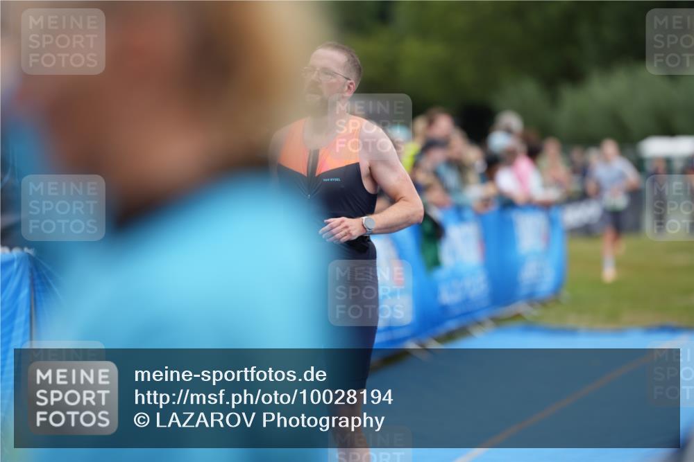 30.08.2026 - Elbe Triathlon Hamburg LAZAROV Photography http://msf.ph/oto/10028194 30.08.2026 11:31:42 Ziel 881, 1228 meine-sportfotos.de
