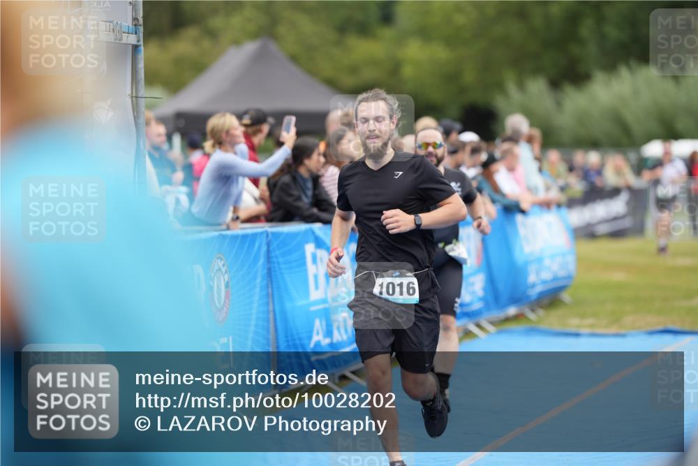 30.08.2026 - Elbe Triathlon Hamburg LAZAROV Photography http://msf.ph/oto/10028202 30.08.2026 11:32:01 Ziel 662, 1016, 1062 meine-sportfotos.de