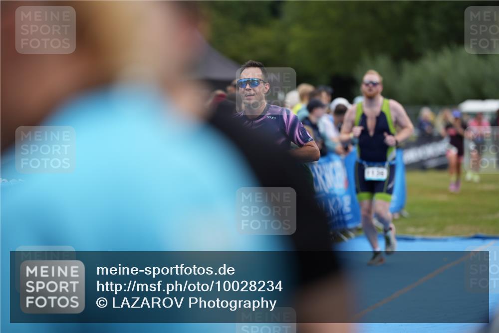 30.08.2026 - Elbe Triathlon Hamburg LAZAROV Photography http://msf.ph/oto/10028234 30.08.2026 11:33:18 Ziel 937, 1136, 1159 meine-sportfotos.de